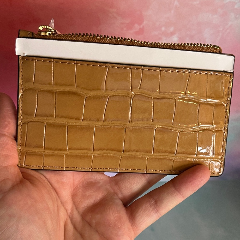 Michael Kors Jet Set Travel Medium TZ Card Case in a crocodile-embossed "Deer" - Picture 8 of 14